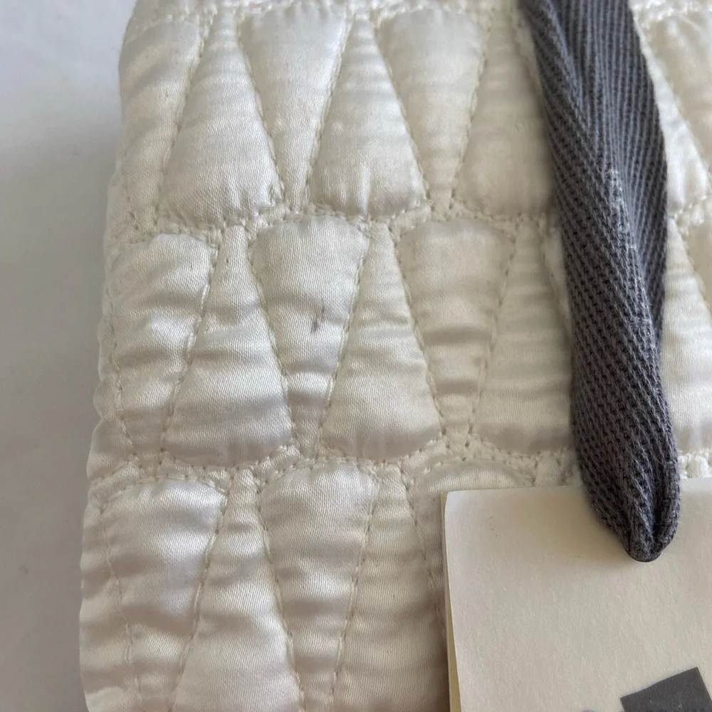 (1) West Elm pillow sham